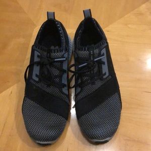 UNDER ARMOUR boys sneakers